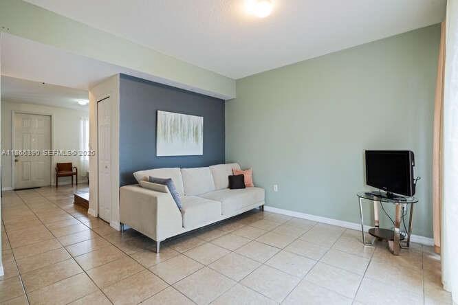 10806 Sw 240th Lane Property Photo 4