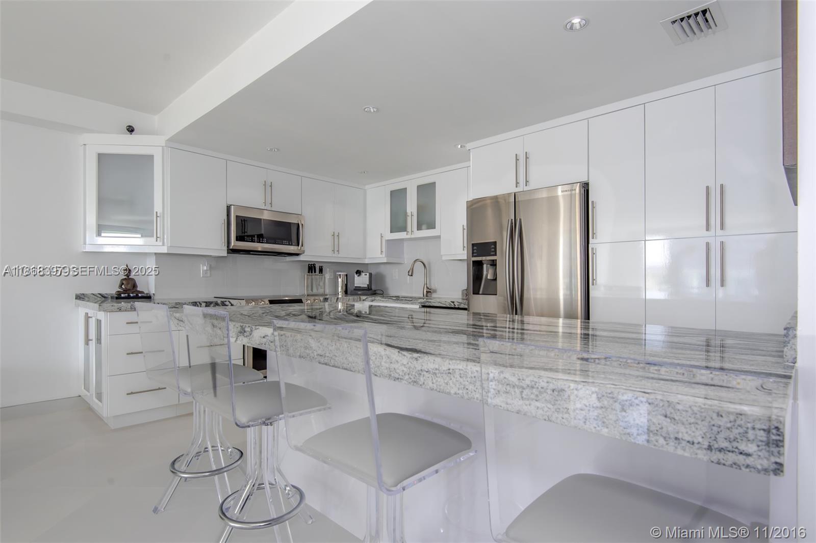 19390 Collins Avenue 1121 Property Photo 5