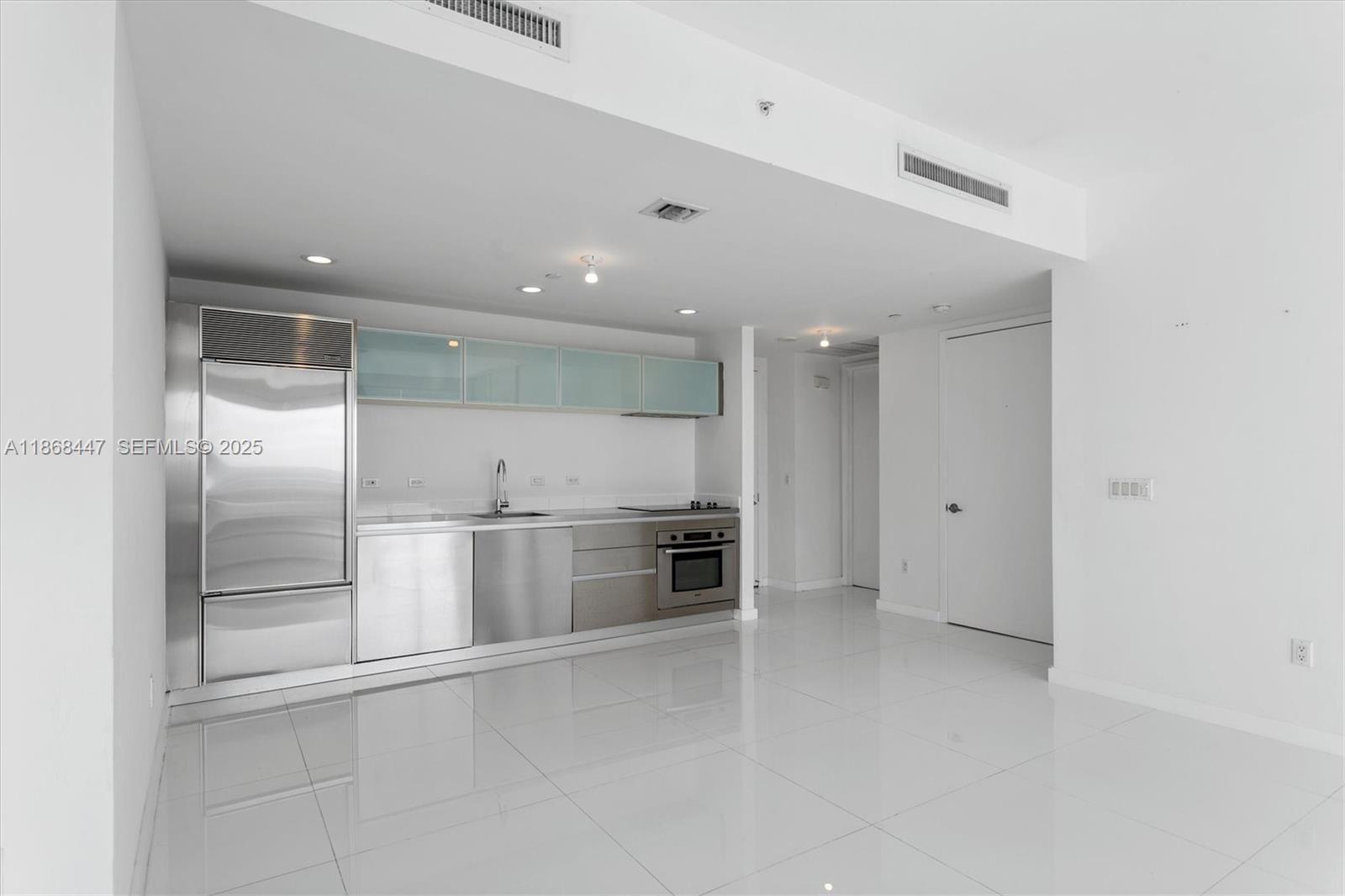 1040 Biscayne Boulevard 3106 Property Photo 12