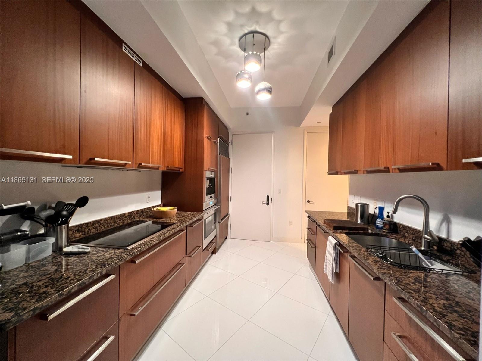 15811 Collins Avenue 605 Property Photo 11