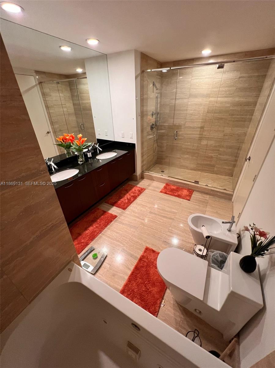 15811 Collins Avenue 605 Property Photo 23