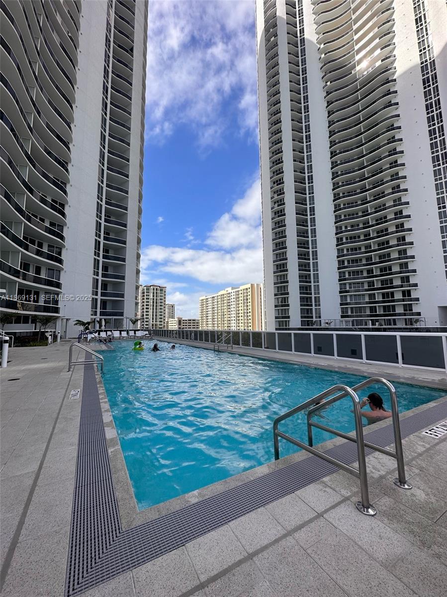 15811 Collins Avenue 605 Property Photo 30
