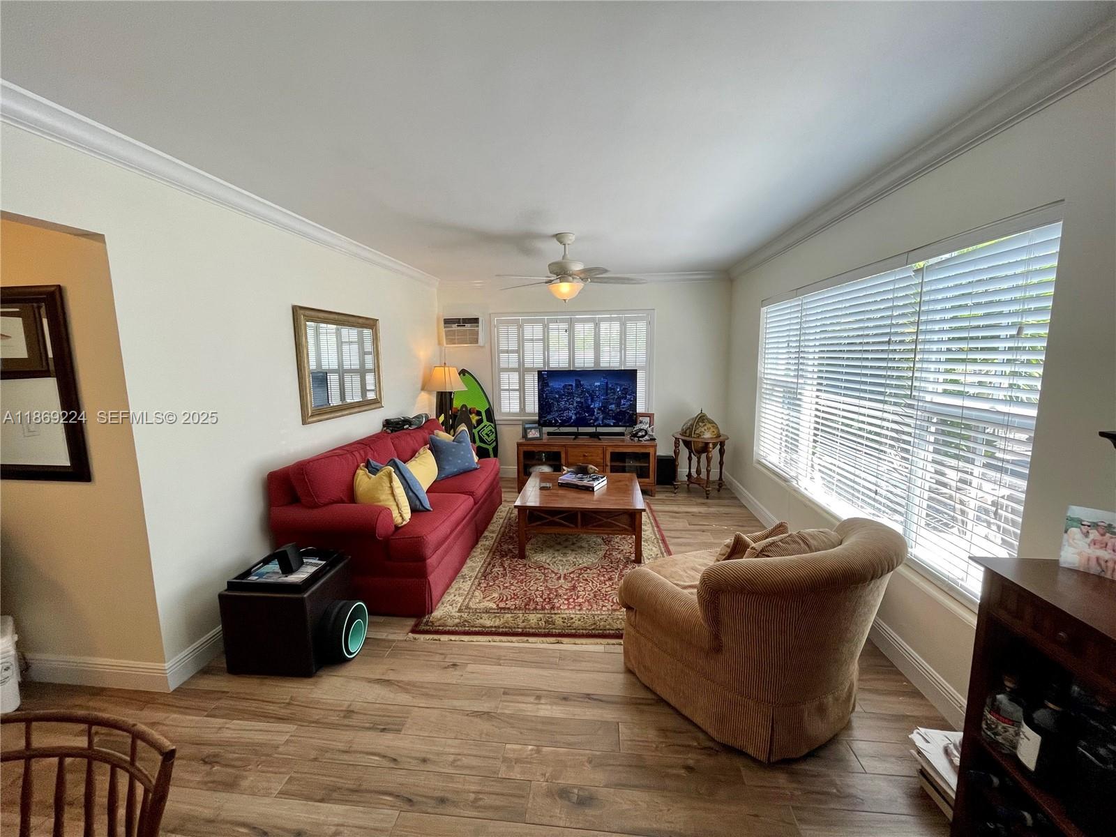 121 Linda Lane Property Photo 6
