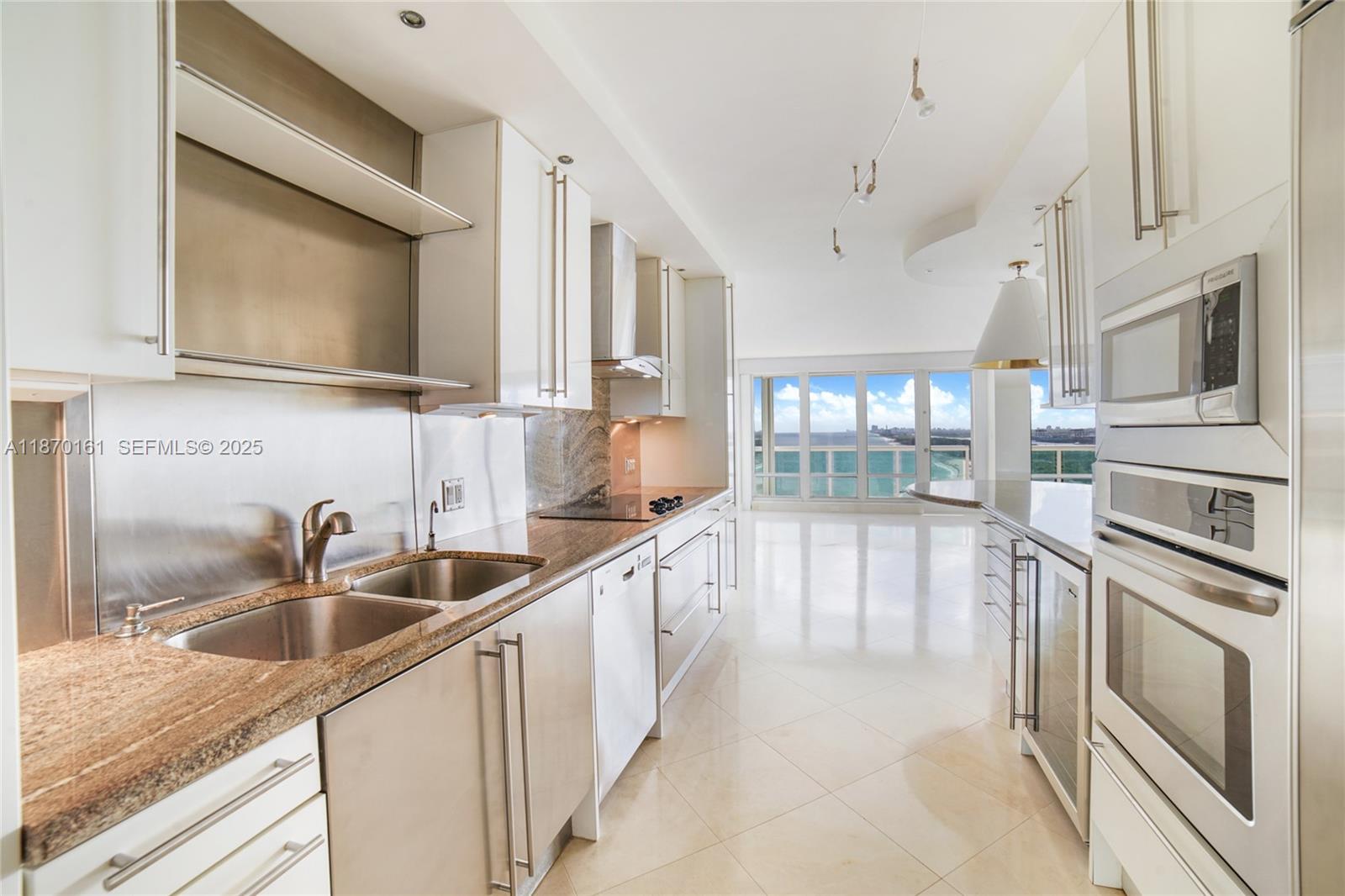 2100 S Ocean Lane 2007 Property Photo 6