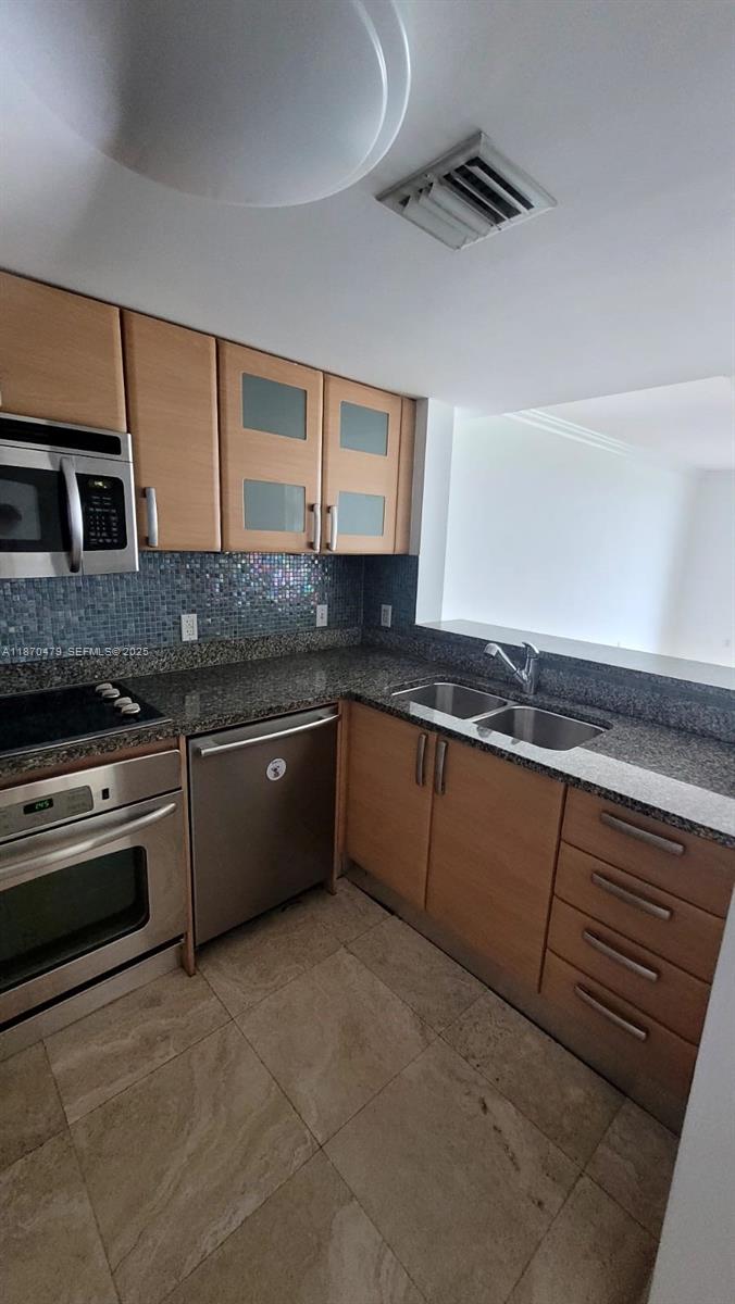 2101 Brickell Avenue 1109