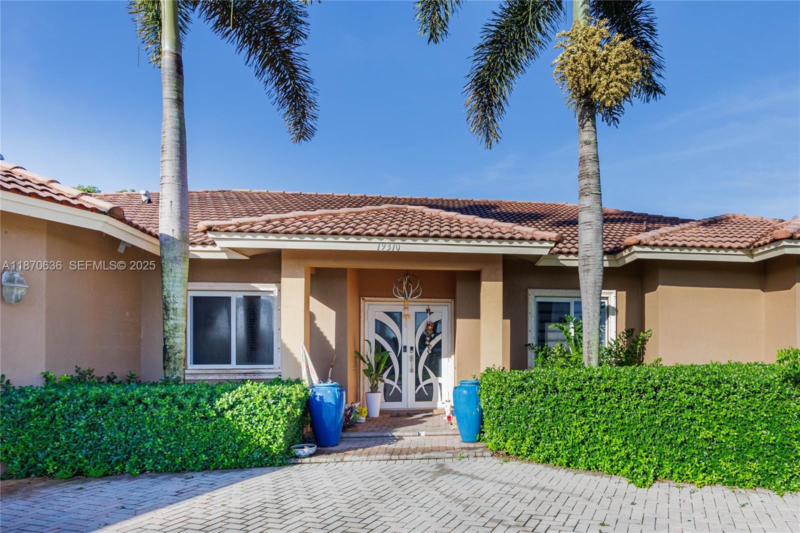 A11870636 Property Photo 4