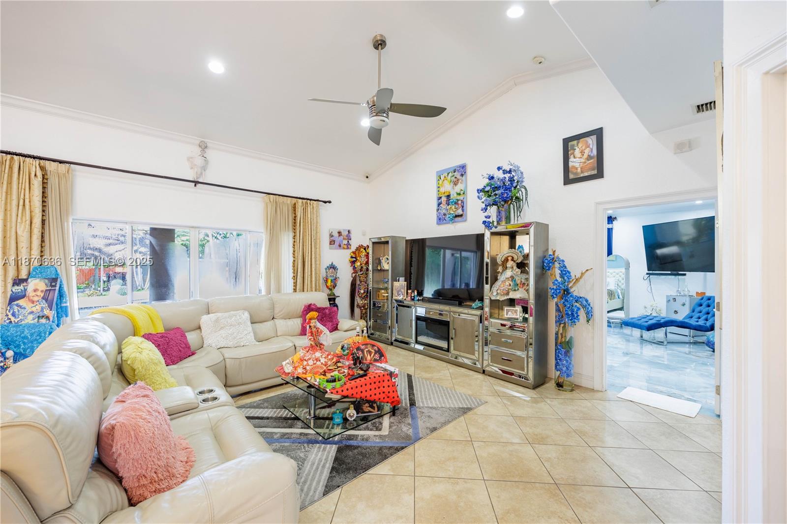 A11870636 Property Photo 10
