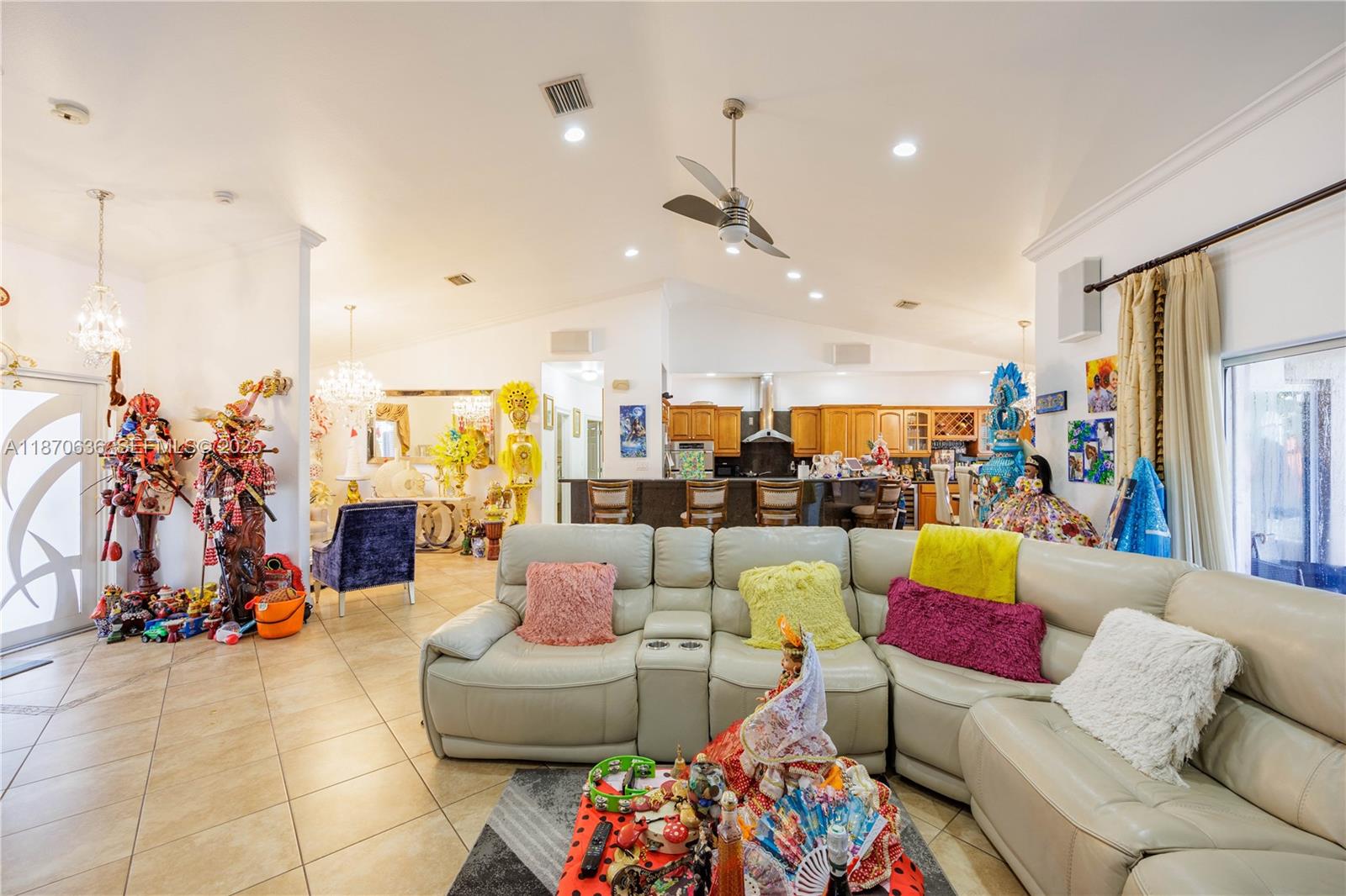 A11870636 Property Photo 12