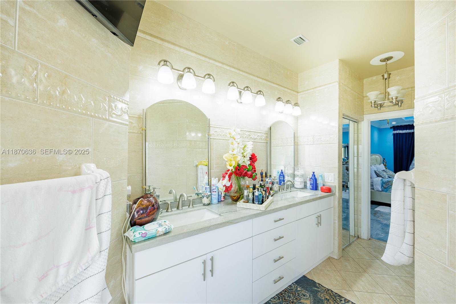 A11870636 Property Photo 28