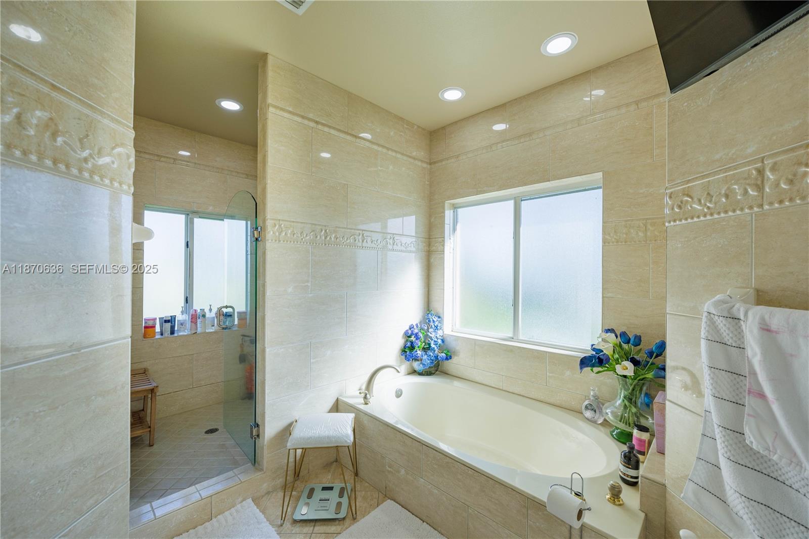 A11870636 Property Photo 29