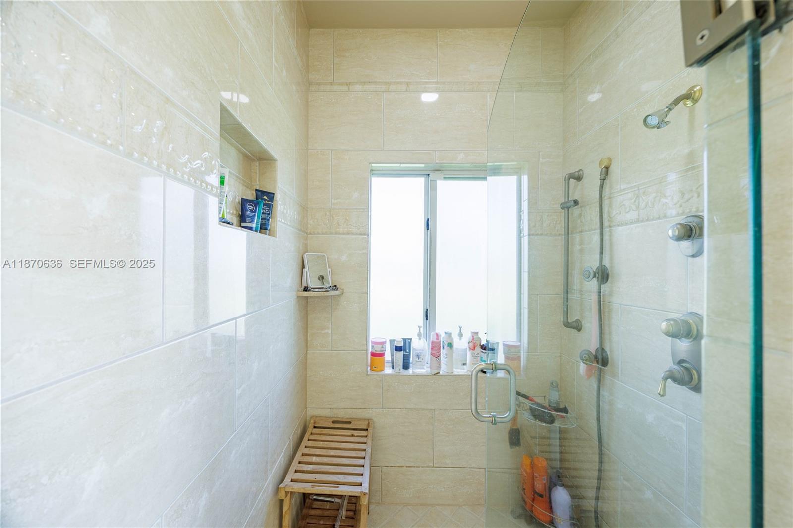 A11870636 Property Photo 31