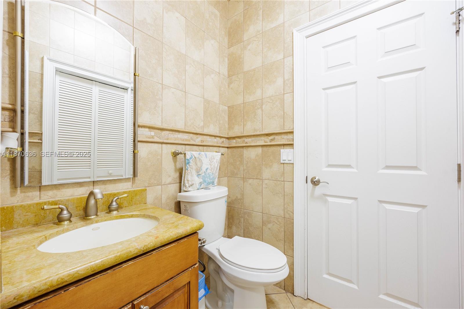 A11870636 Property Photo 36