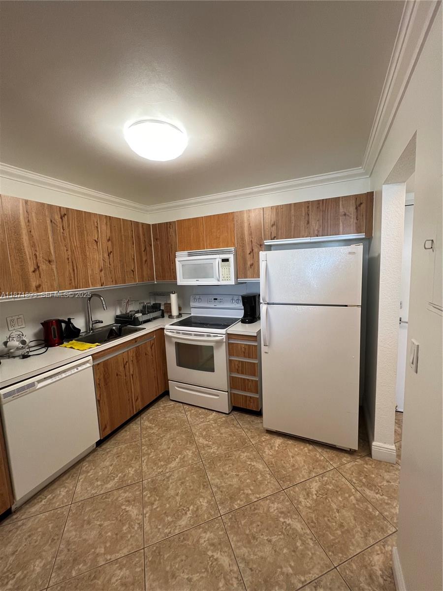 2301 S Ocean Drive 506 Property Photo 4