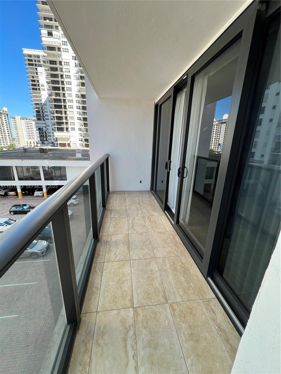 2301 S Ocean Drive 506 Property Photo 15