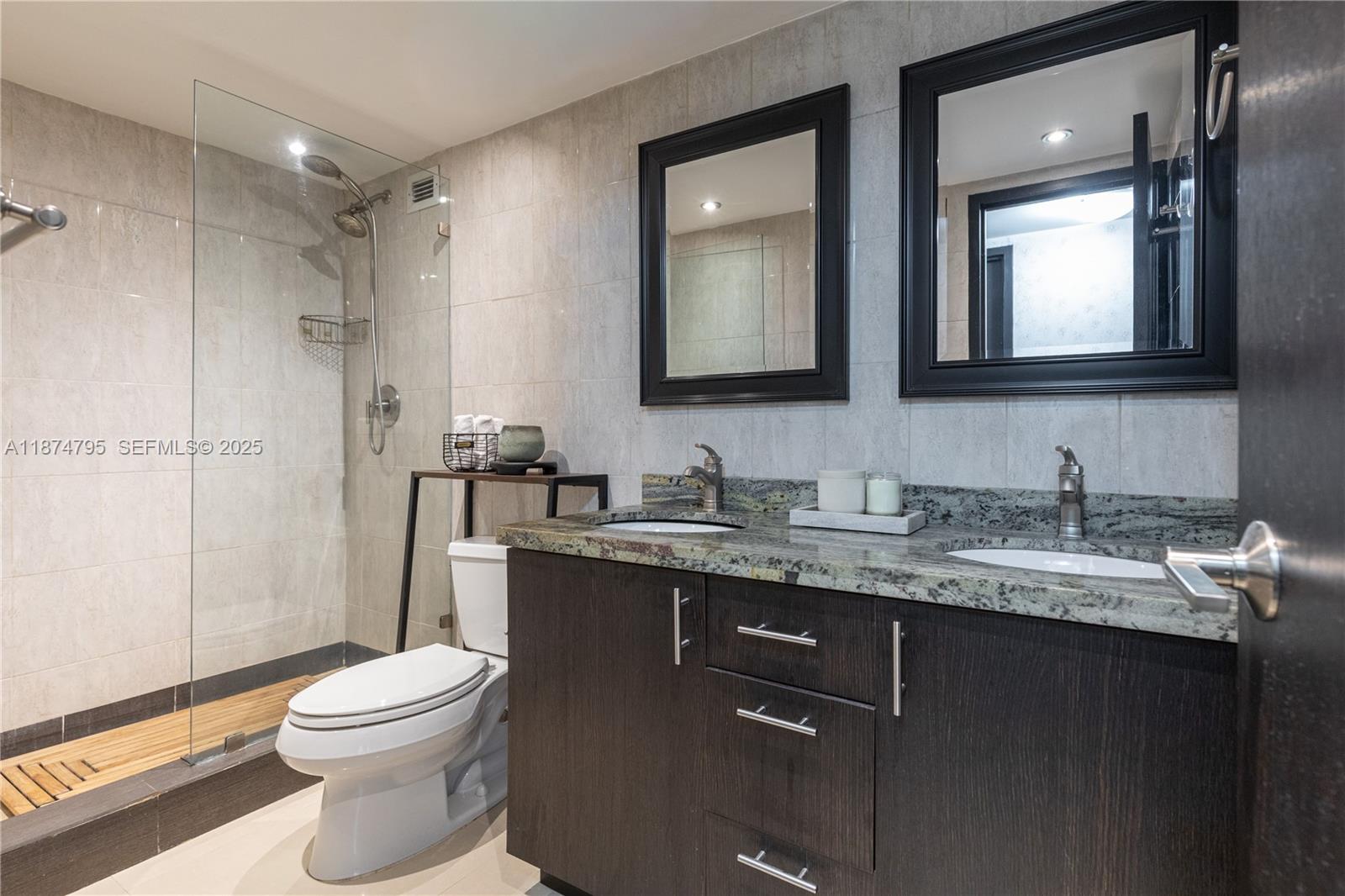3180 S Ocean Drive 1517 Property Photo 23