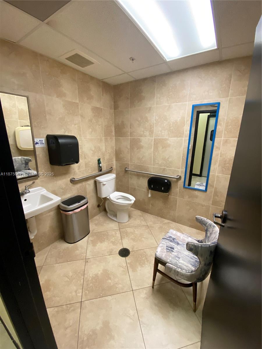 A11875062 Property Photo 25