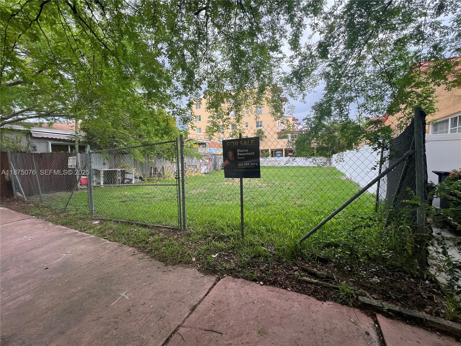 935 2nd Street Property Photo 1
