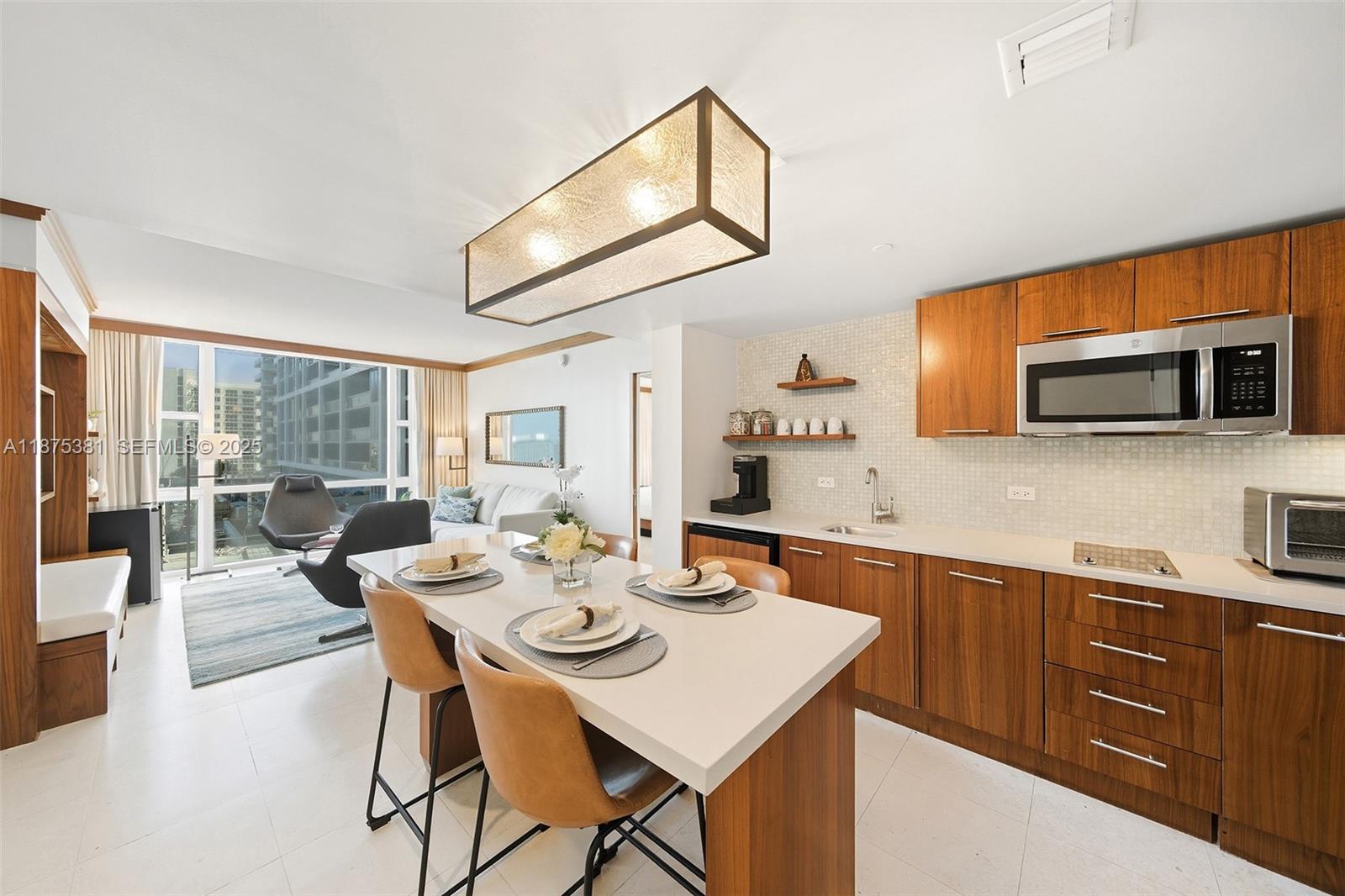 A11875381 Property Photo 3