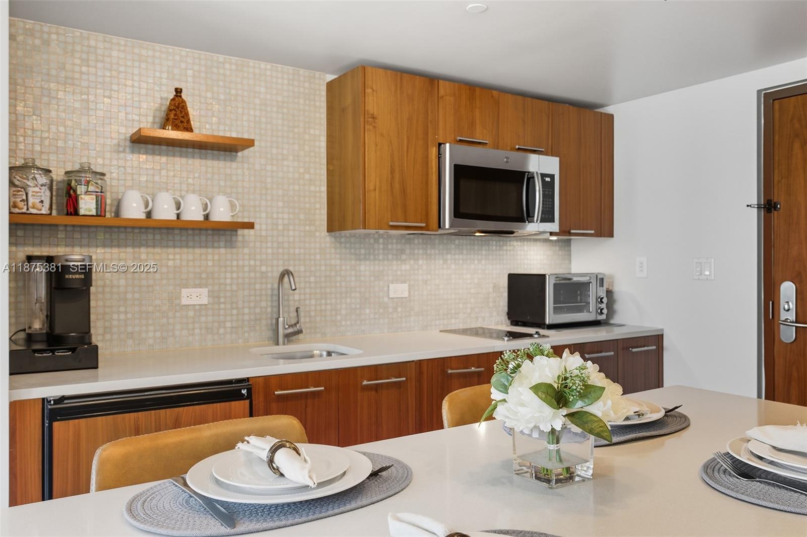 A11875381 Property Photo 14