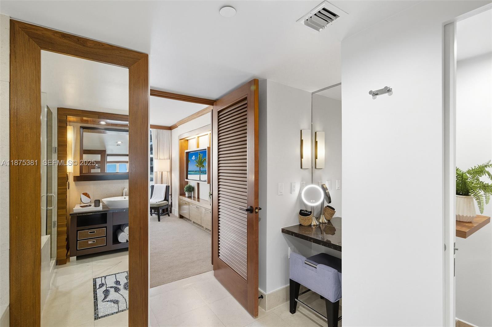 A11875381 Property Photo 23