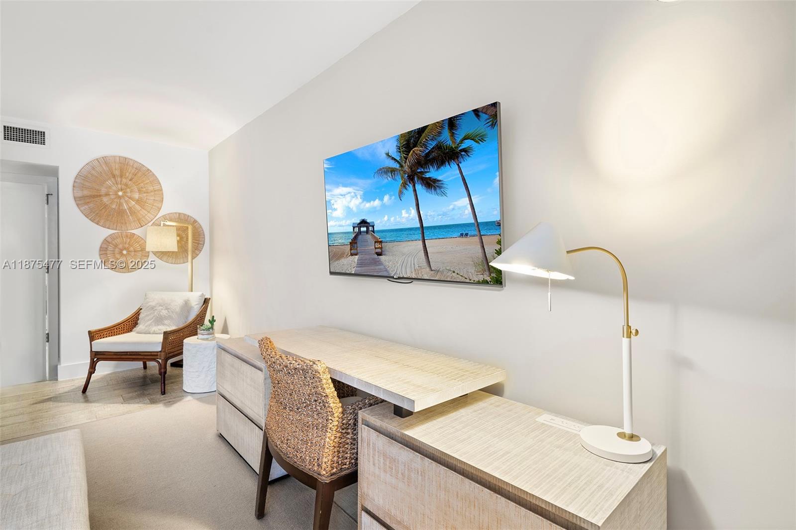 A11875477 Property Photo 14