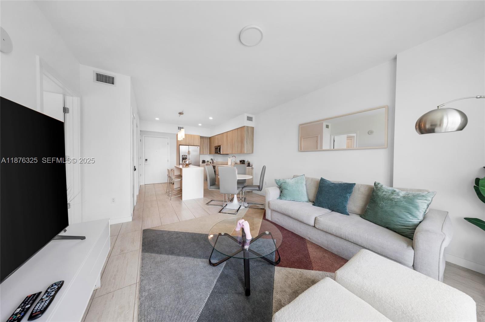 A11876325 Property Photo 6