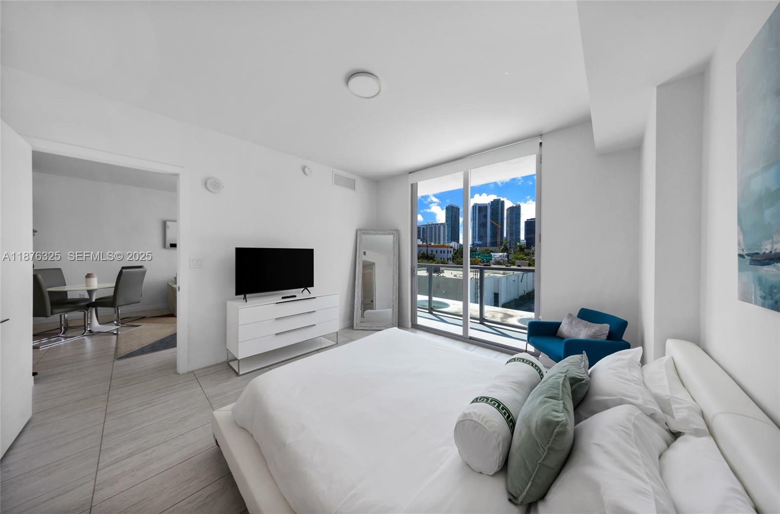 A11876325 Property Photo 11