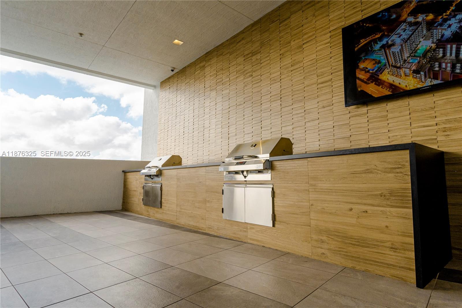 A11876325 Property Photo 24