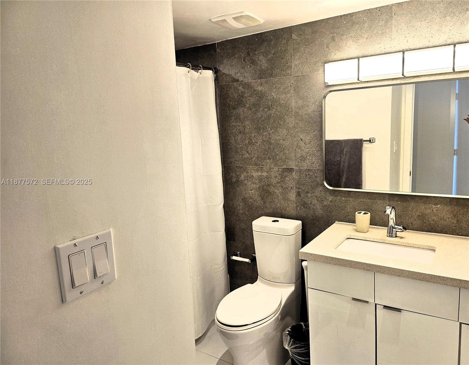 5161 Collins Avenue 707 Property Photo 17