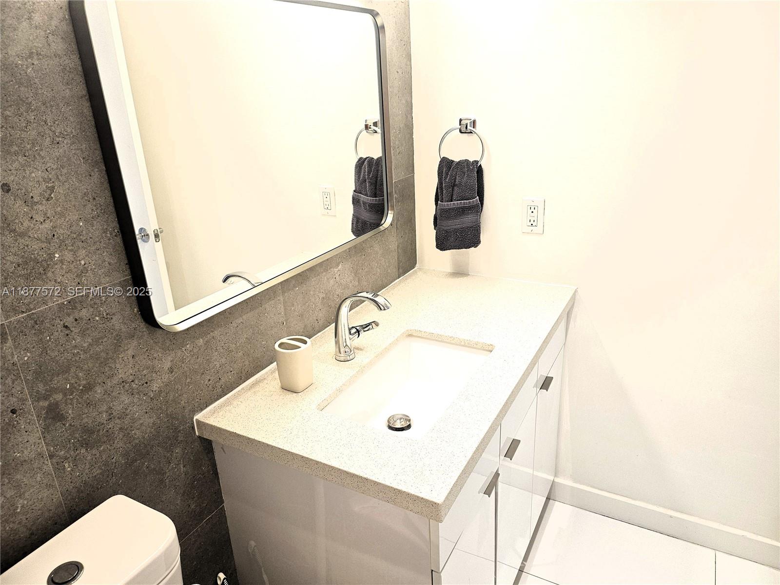 5161 Collins Avenue 707 Property Photo 19