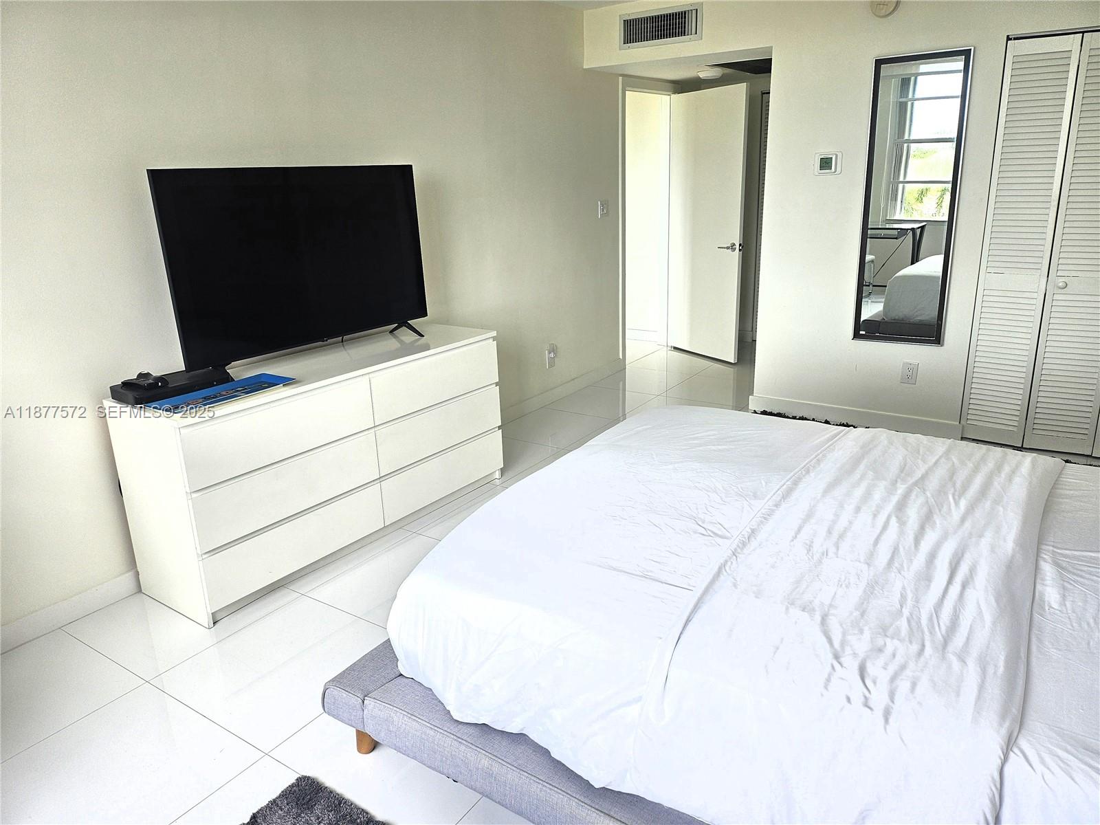 5161 Collins Avenue 707 Property Photo 23
