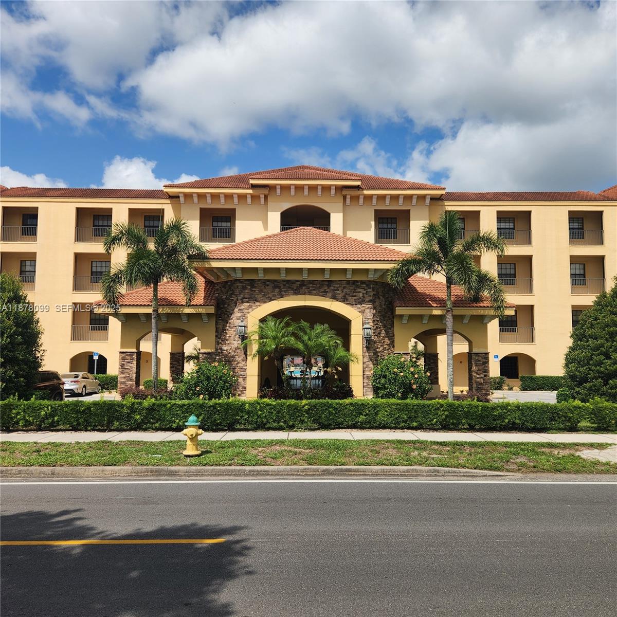 2351 Lakeview Drive 114
