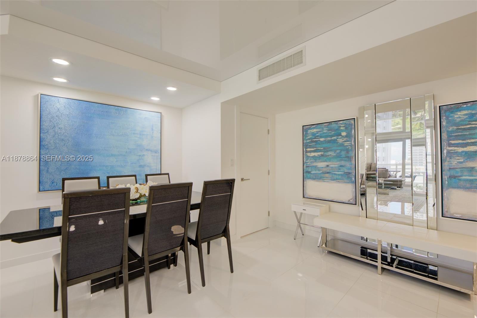 A11878864 Property Photo 3
