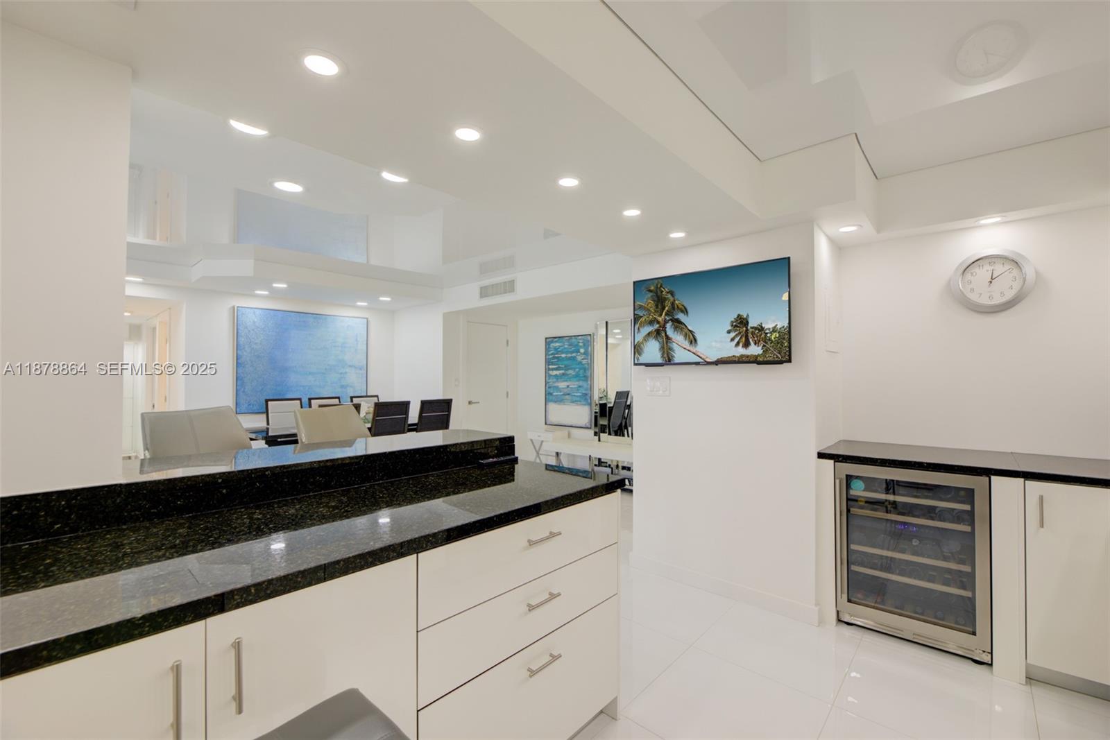 A11878864 Property Photo 8