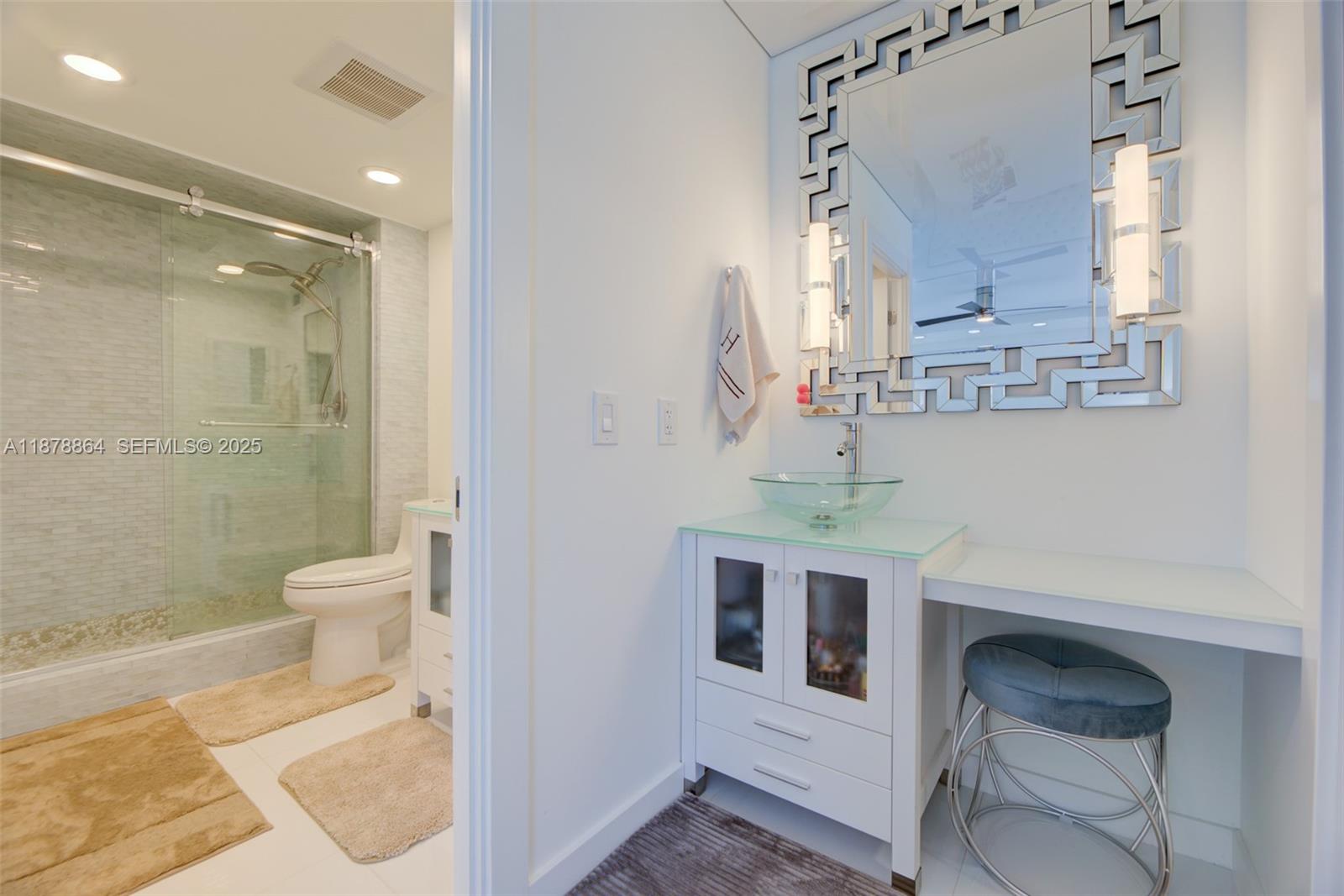 A11878864 Property Photo 17