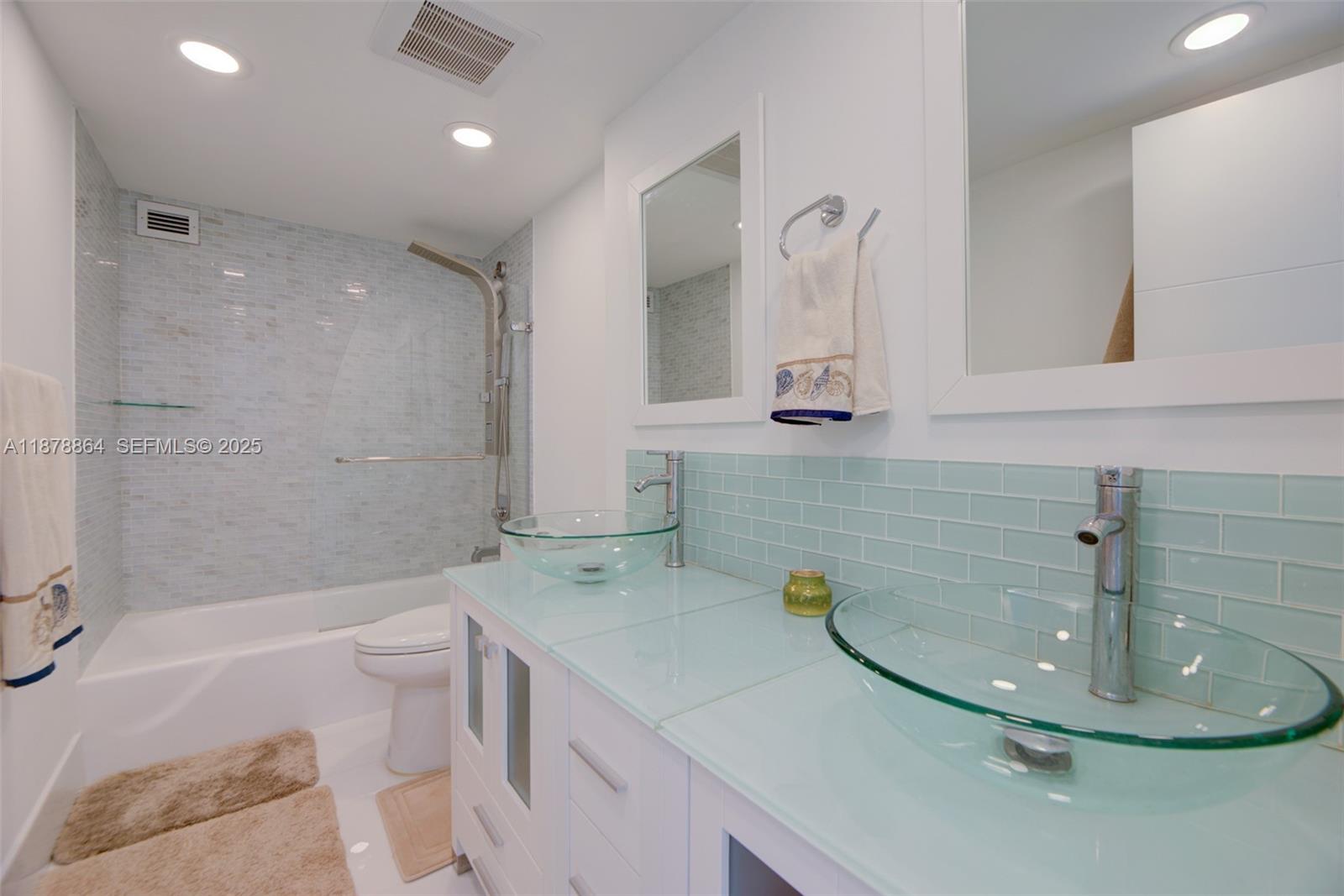 A11878864 Property Photo 24