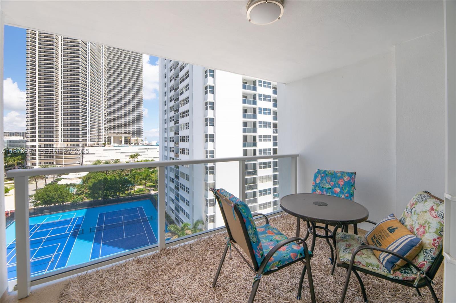 A11878864 Property Photo 28