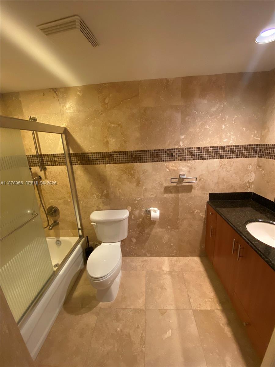 110 N Federal Highway 705 Property Photo 10