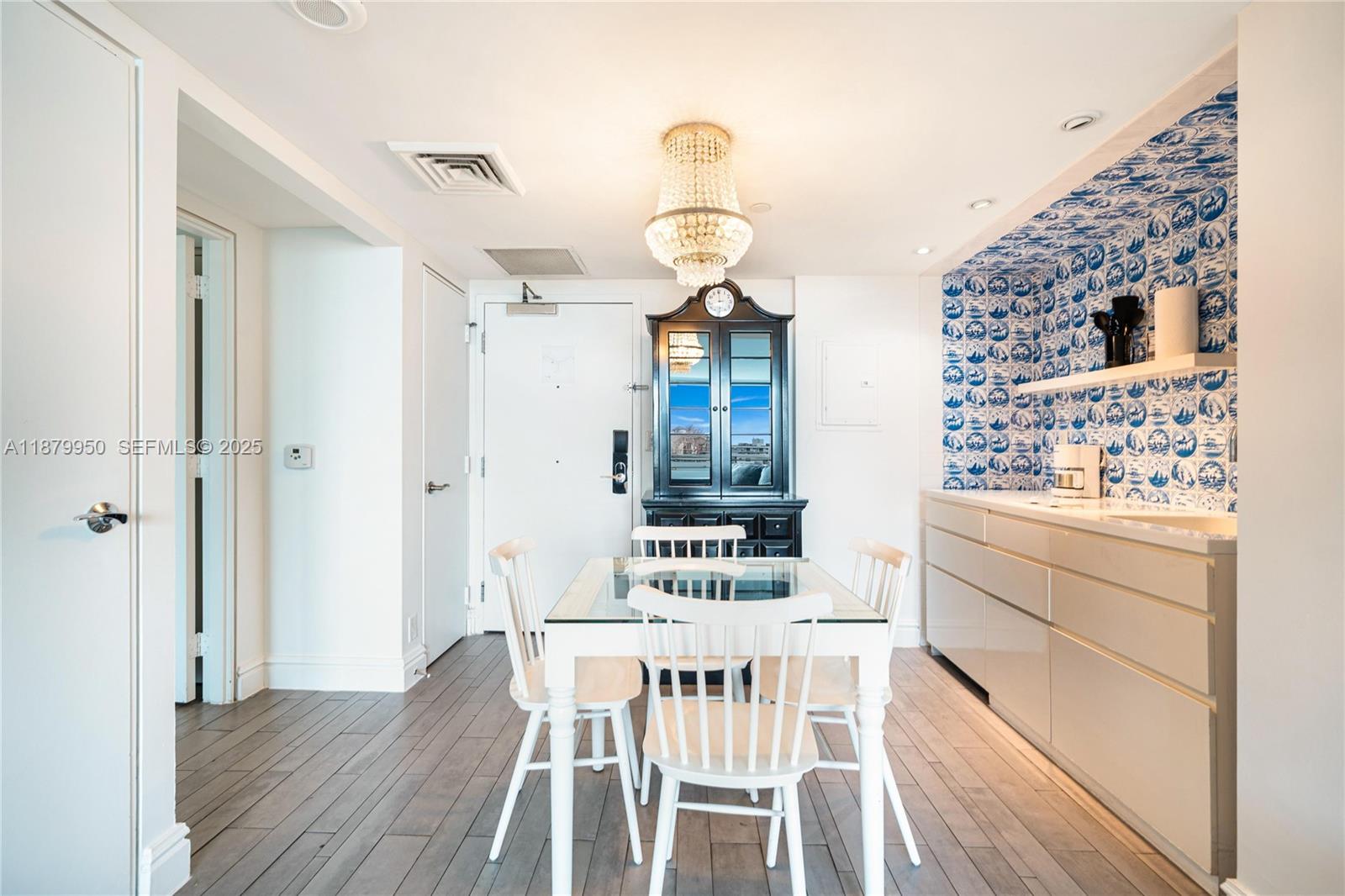 A11879950 Property Photo 5