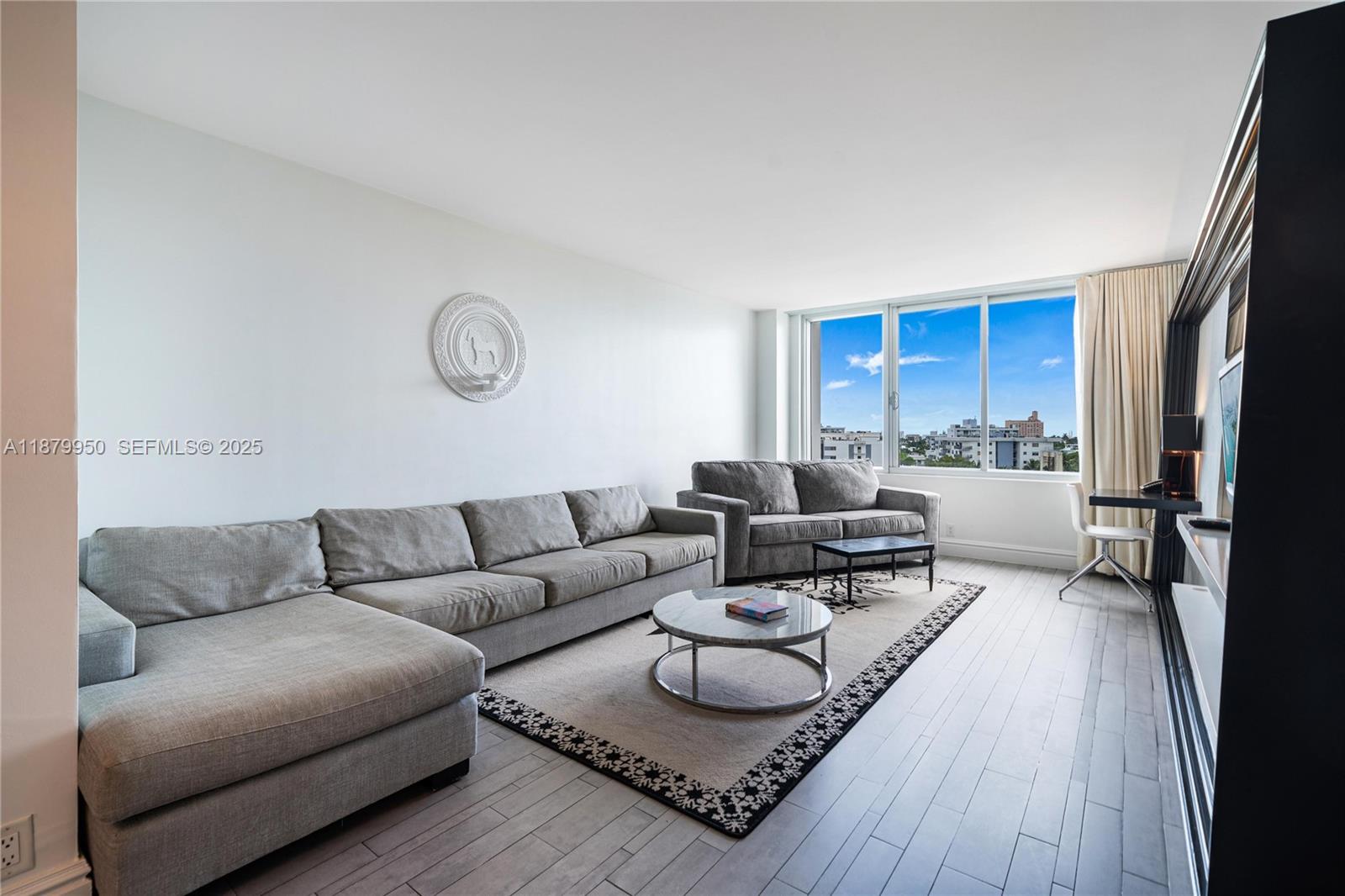 A11879950 Property Photo 6