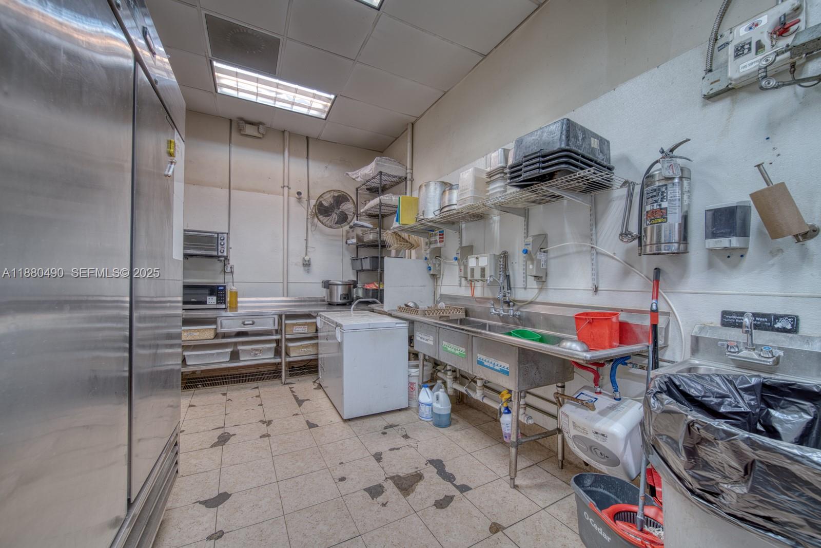 A11880490 Property Photo 7