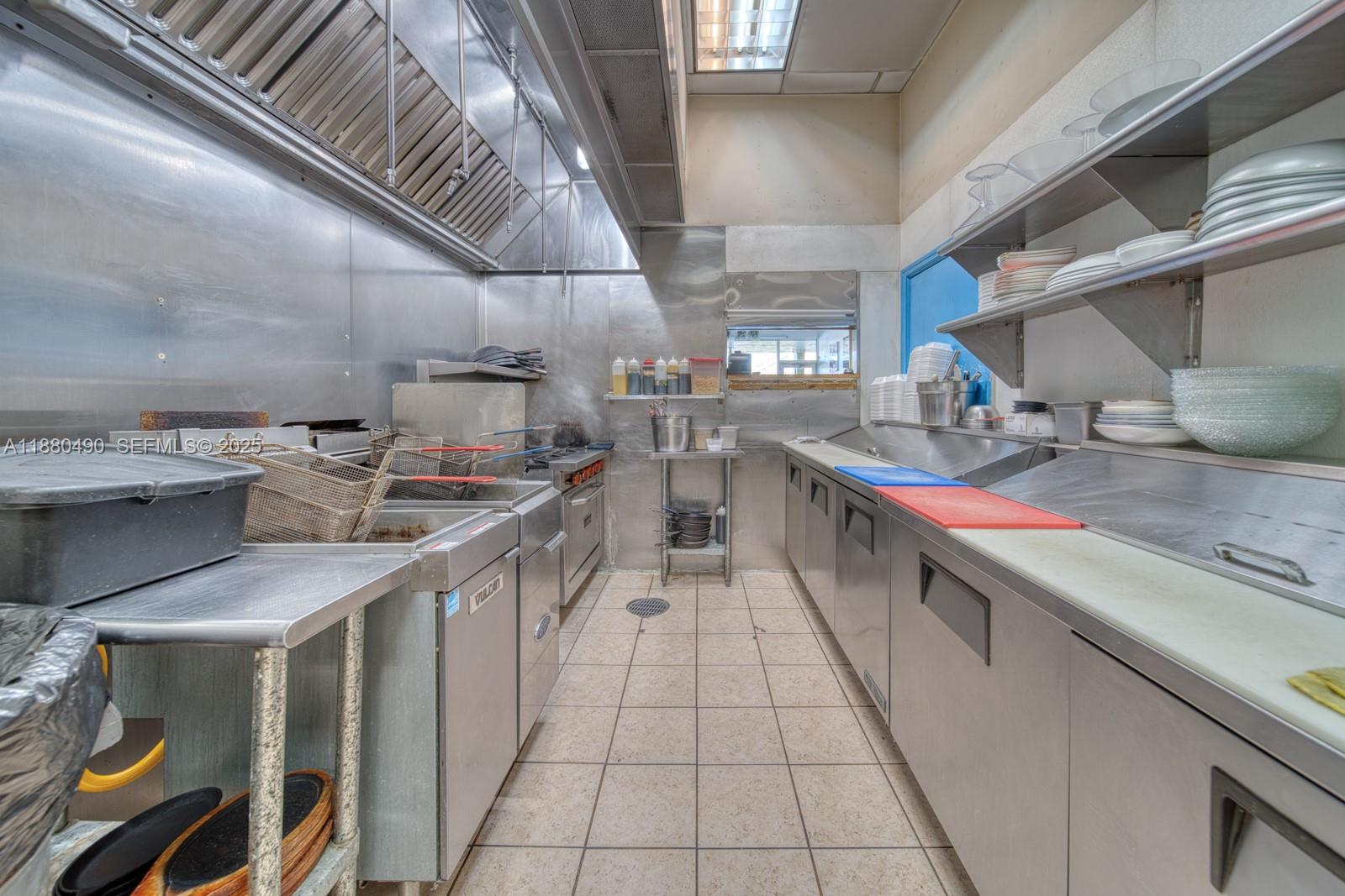 A11880490 Property Photo 10
