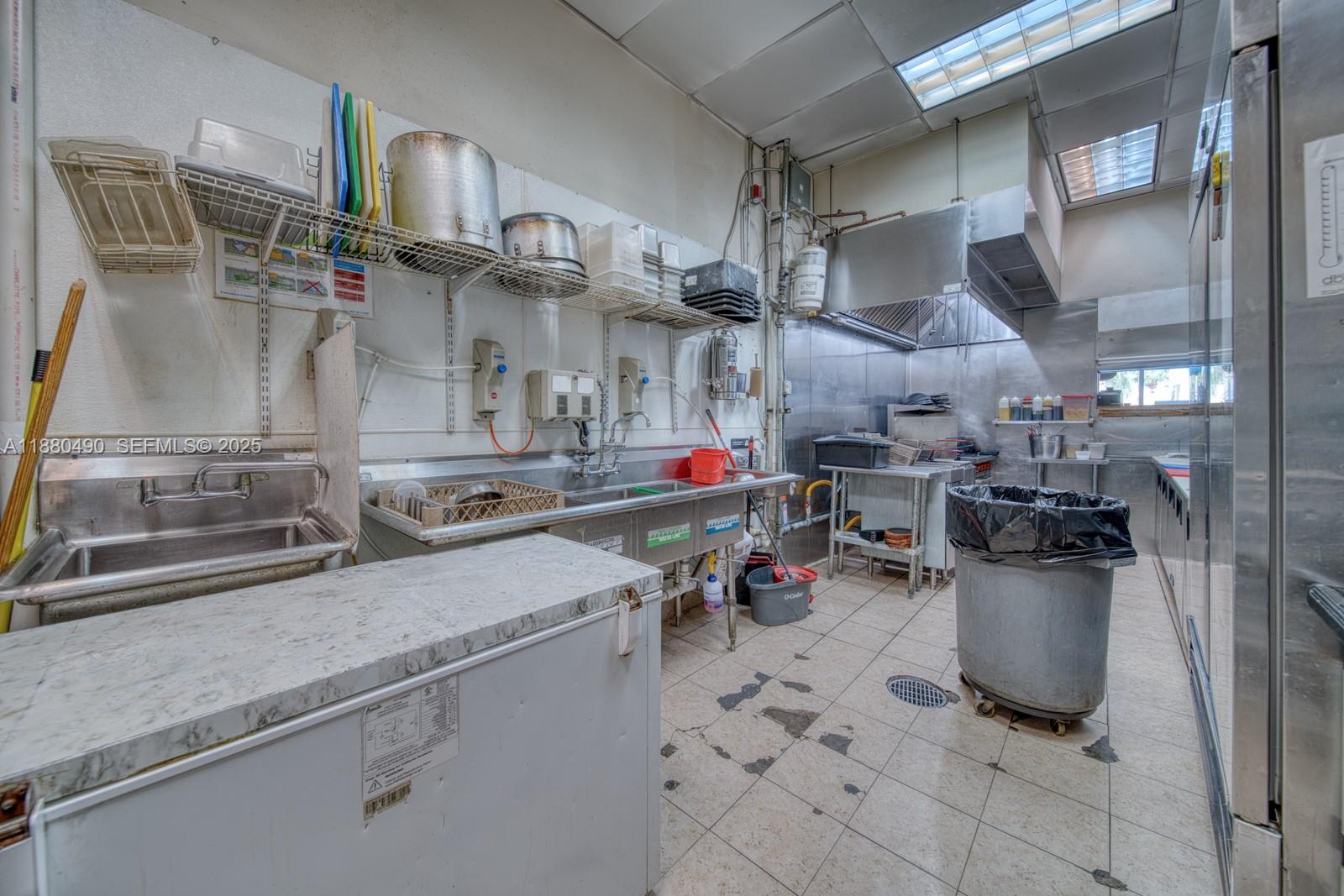 A11880490 Property Photo 13