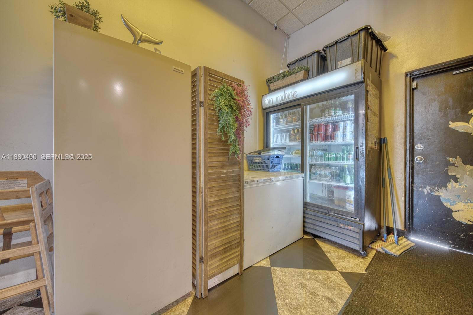A11880490 Property Photo 14