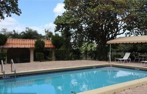 A11880690 Property Photo 23