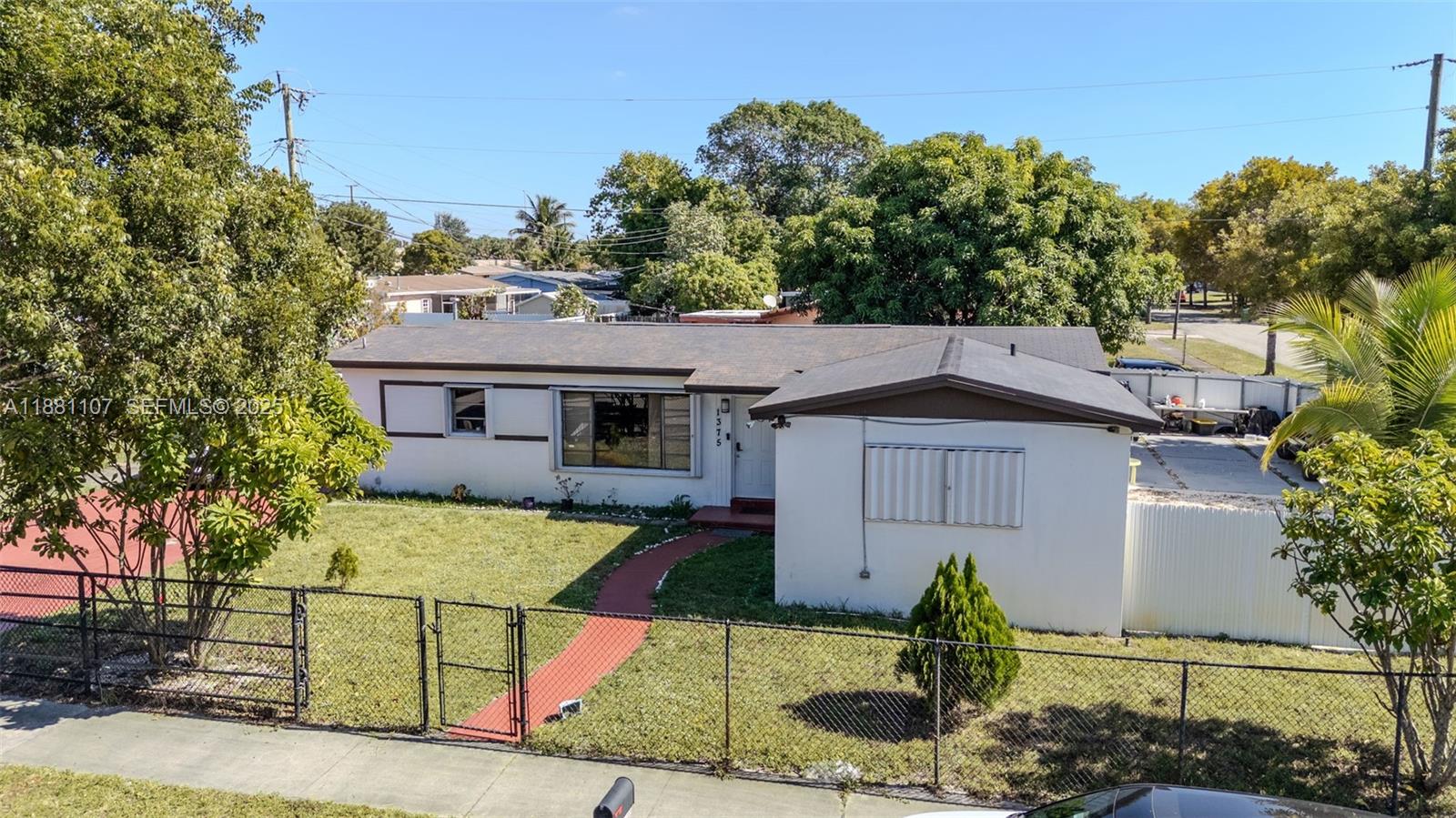 A11881107 Property Photo 1