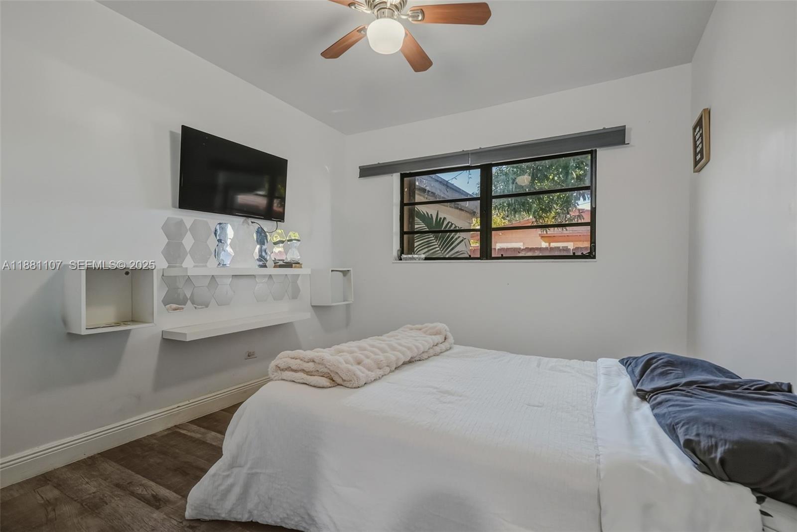 A11881107 Property Photo 22
