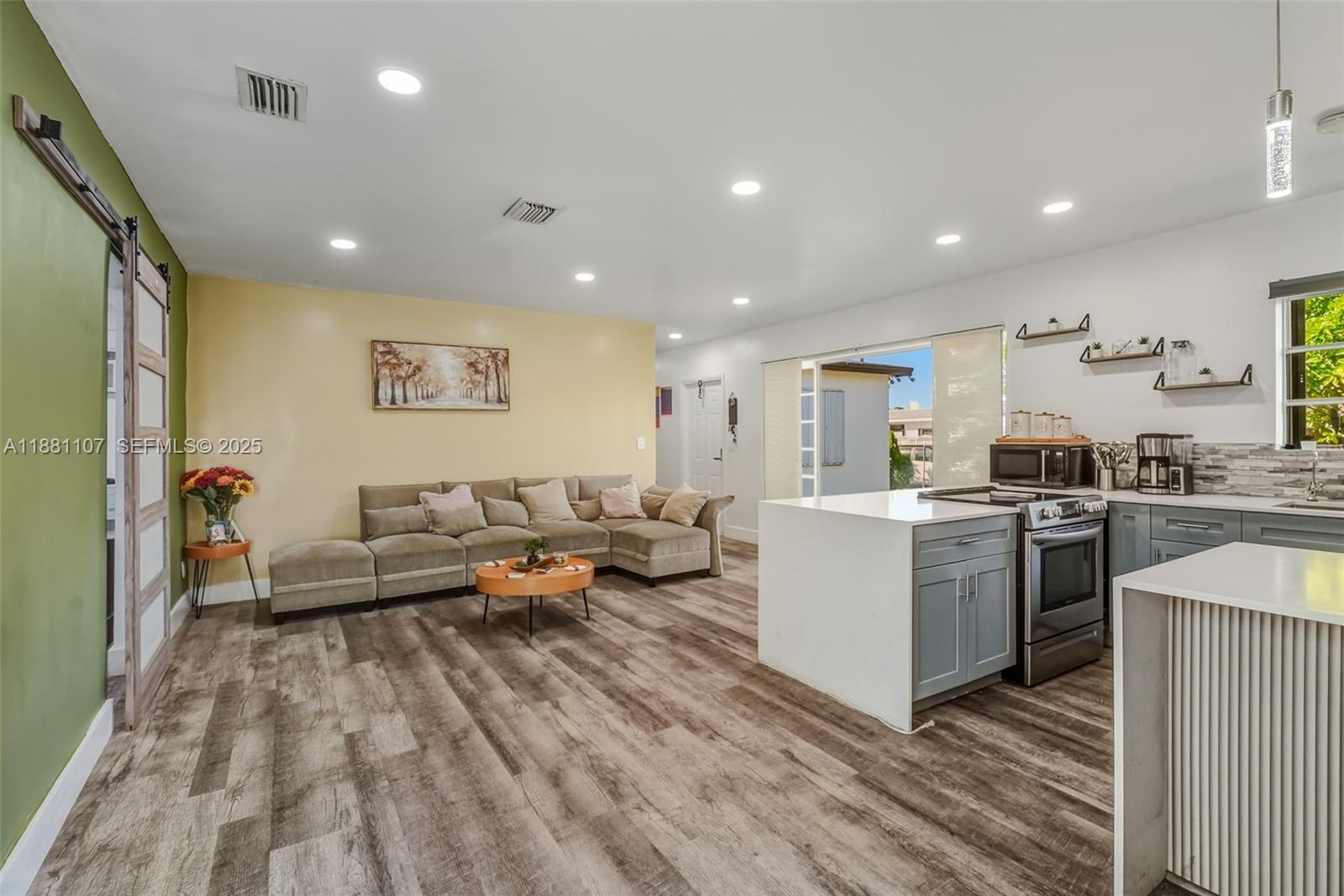 A11881107 Property Photo 28