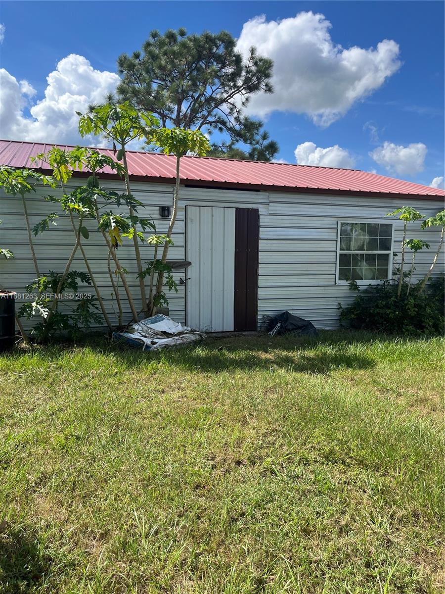 105 Farrer Road Property Photo 28