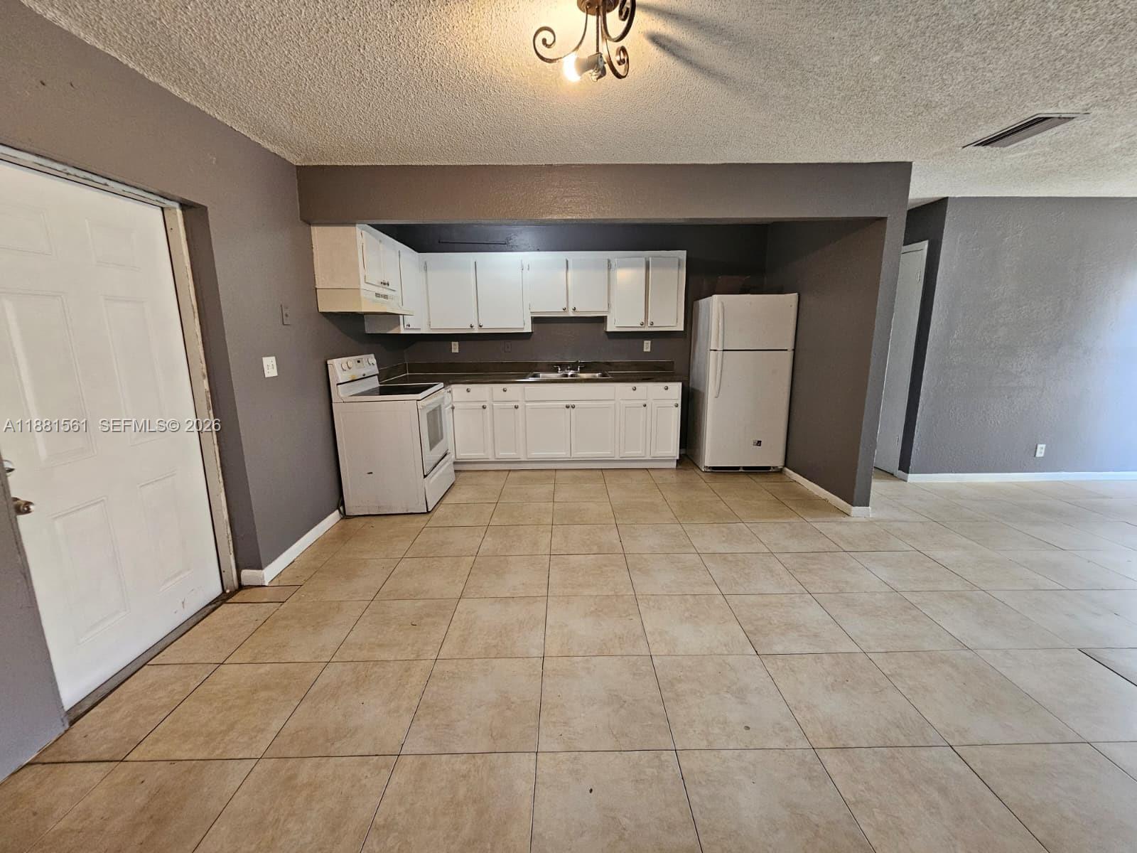 325 Sw 80th Terrace Property Photo 8